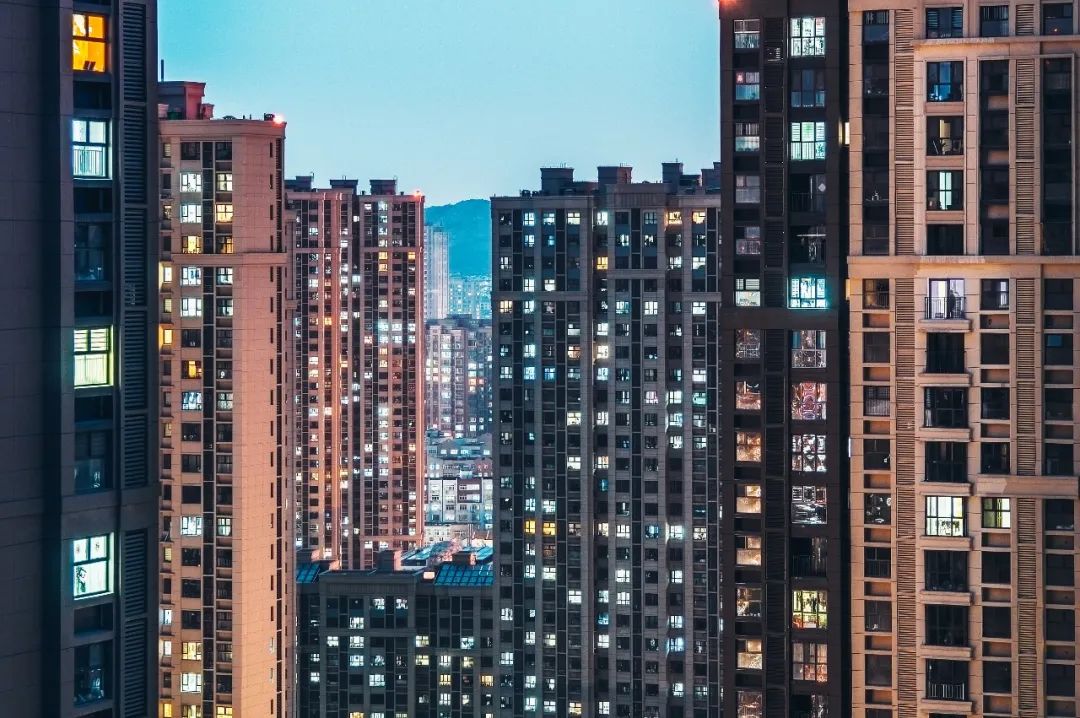 數(shù)據(jù)大跌！房地產(chǎn)又涼了？