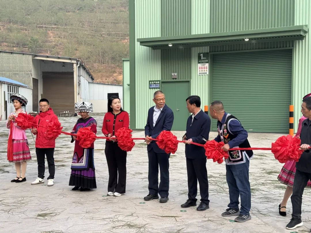 鐘睒睒豪捐5座工廠，農(nóng)夫山泉還要“向上卷”